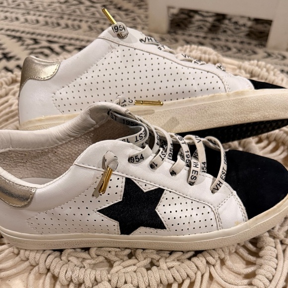 Vintage Havanas women’s sz 7.5
Black & white 
T3 - Picture 5 of 10